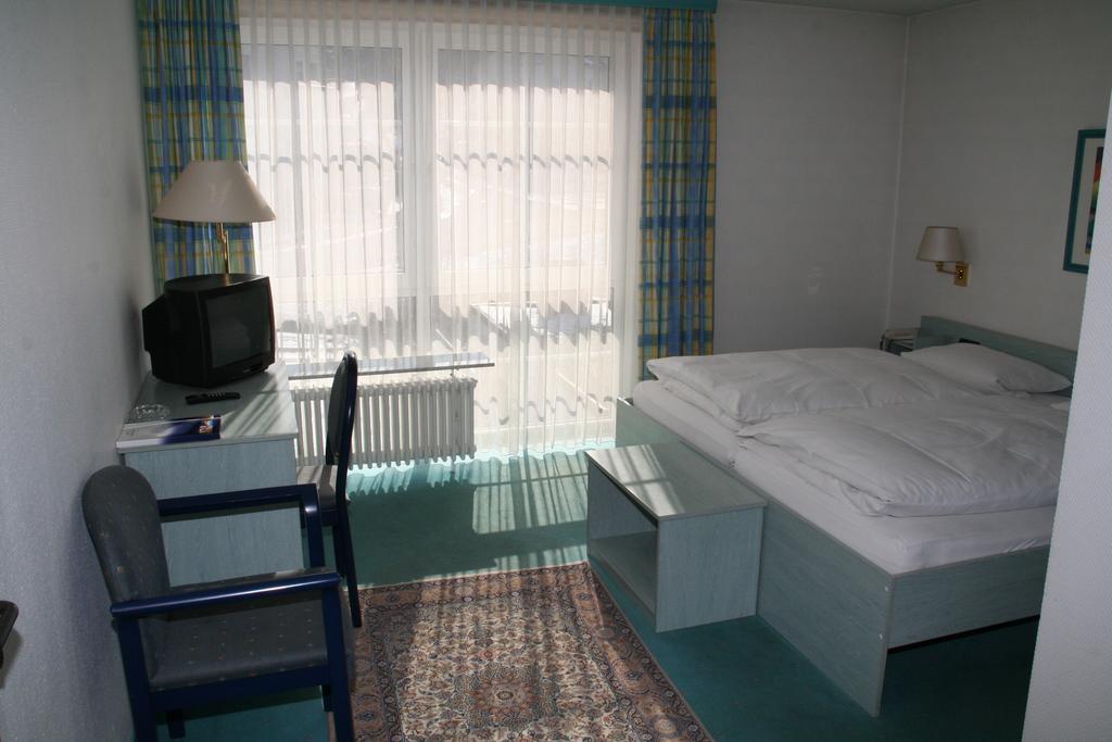 Hotel Deutsches Haus Бад-Брюккенау Номер фото