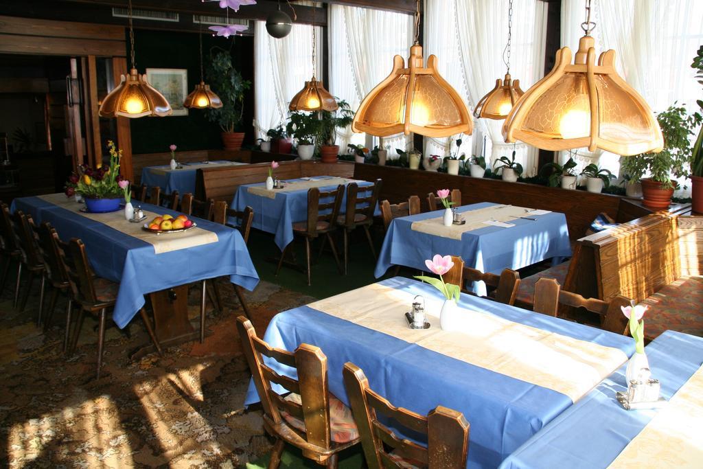Hotel Deutsches Haus Бад-Брюккенау Экстерьер фото
